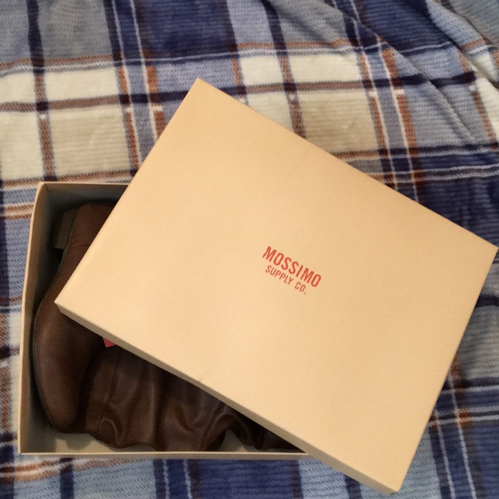 Women’s mossimo Kaylor cognac brown boots